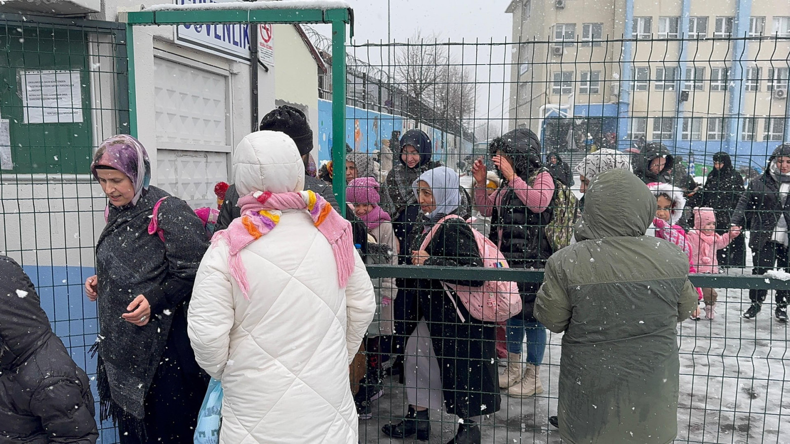 İstanbul'un dokuz ilçesinde okullar tatil - Resim : 1