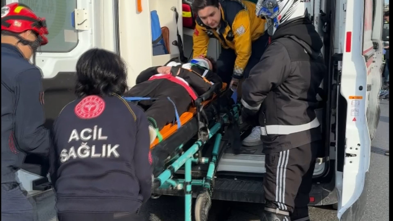 Motosikletle babasının otomobiline çarptı - Resim : 2