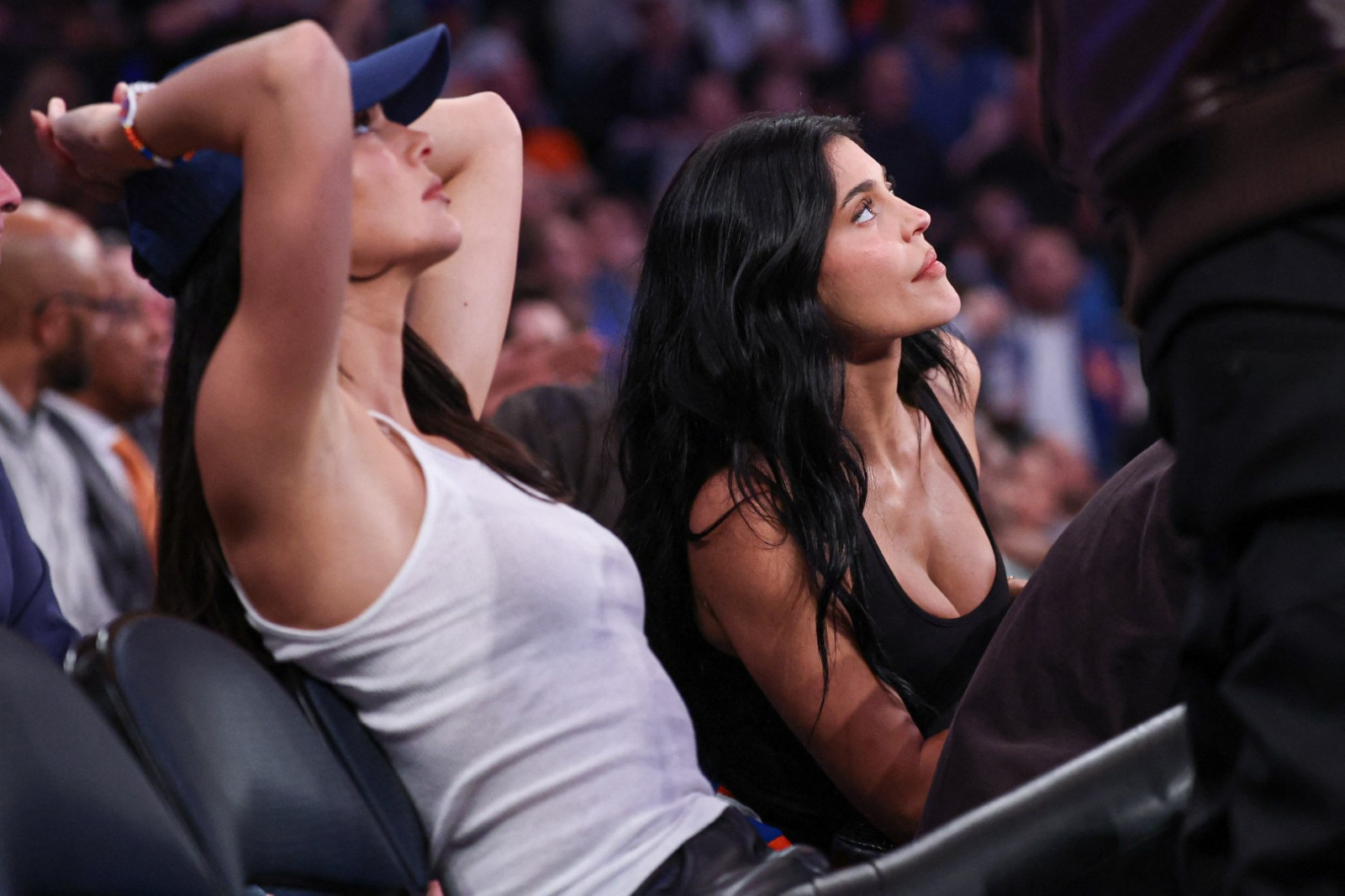 NBA'de New York Knicks ve Minnesota Timberwolves serilerini 3-1'e taşıdı - Resim : 1