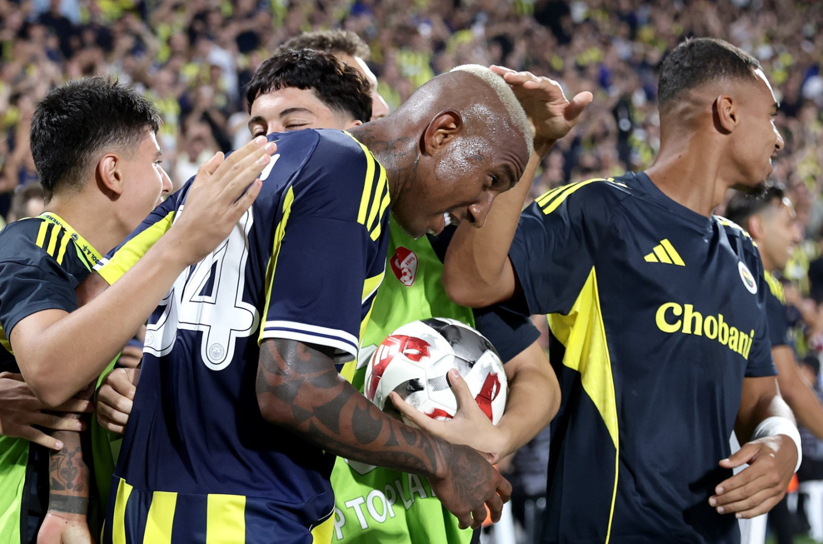 Jose Mourinho, Feyenoord'a rövanşı yine vermedi - Resim : 1