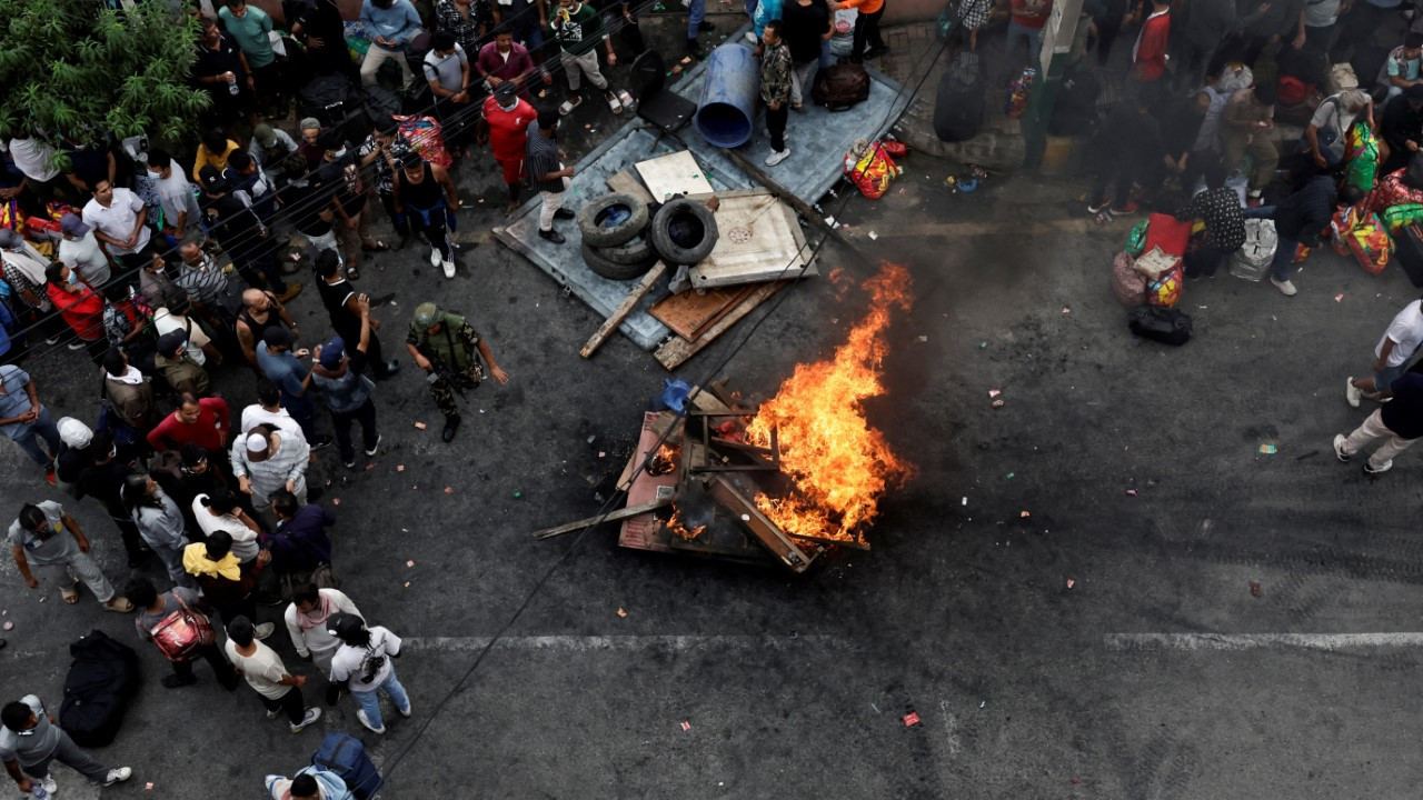 Nepal'da 10 bin mahkum firari - Resim : 1