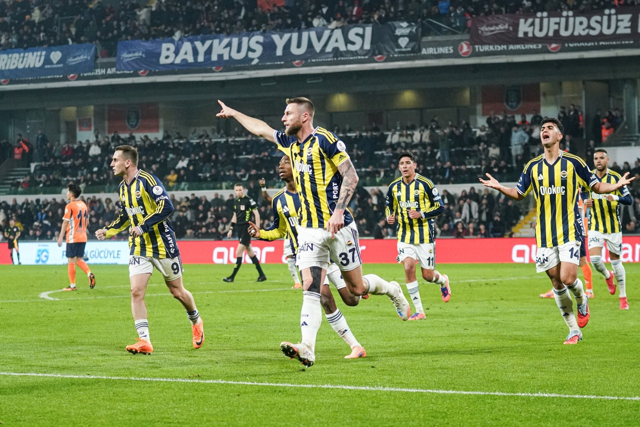 Fenerbahçe, Başakşehir deplasmanında takıldı: 1-1 - Resim : 1